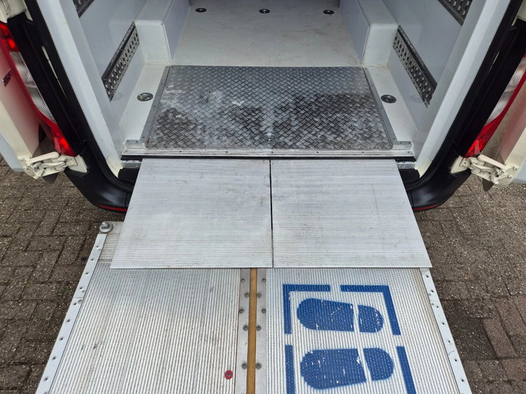 Vehicle Image 36