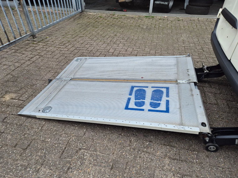 Vehicle Image 38
