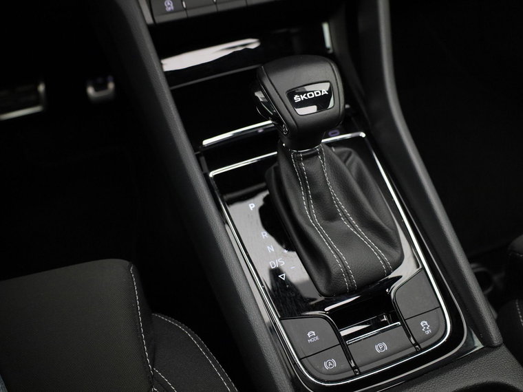 Vehicle Image 25