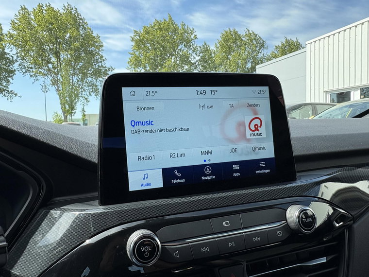 Vehicle Image 25