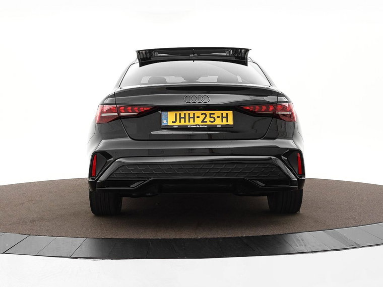 Vehicle Image 28