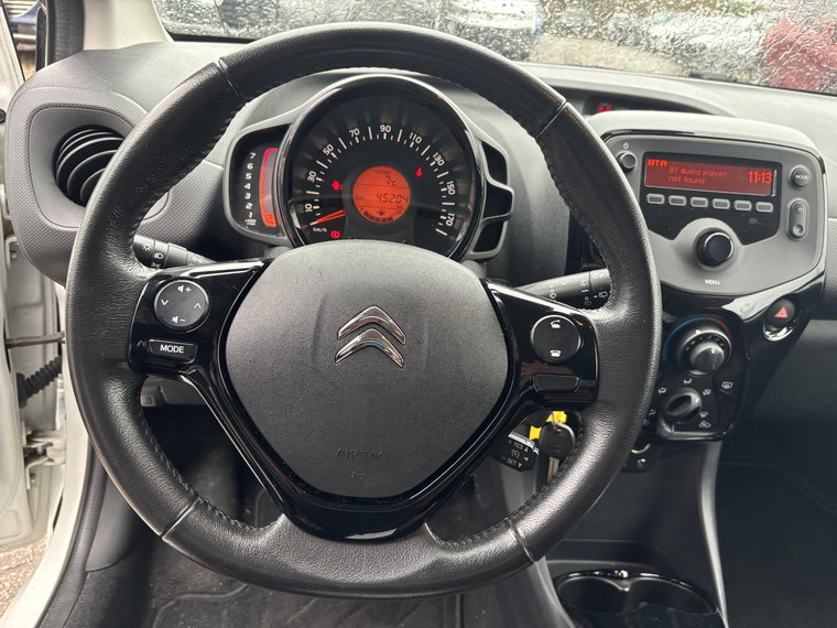 Vehicle Image 12