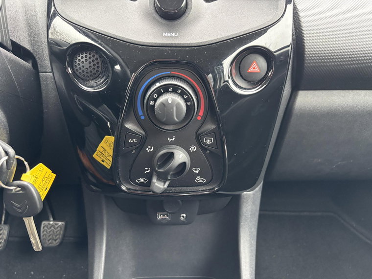 Vehicle Image 18