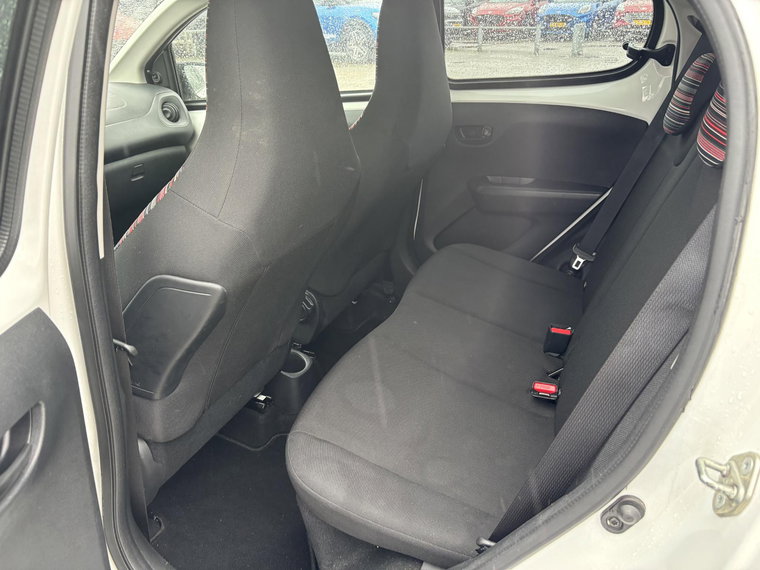 Vehicle Image 20