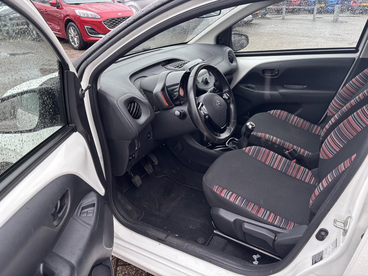 Vehicle Image 10