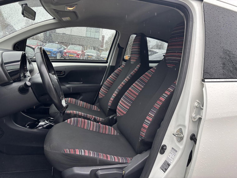 Vehicle Image 11