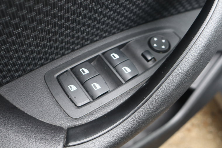 Vehicle Image 36