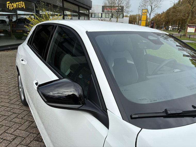 Vehicle Image 26
