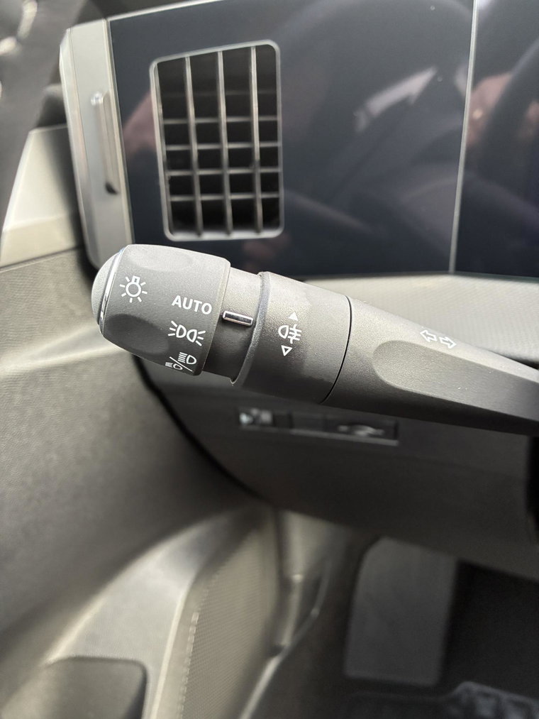 Vehicle Image 35