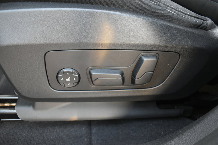 Vehicle Image 26