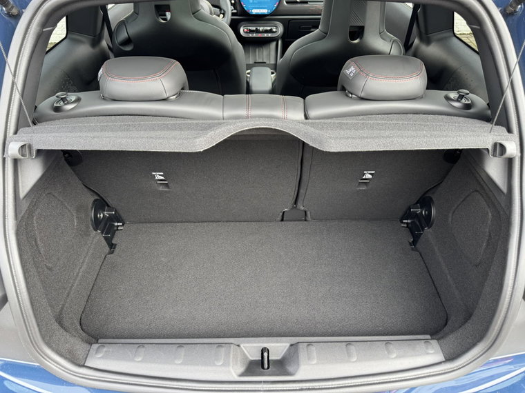 Vehicle Image 24