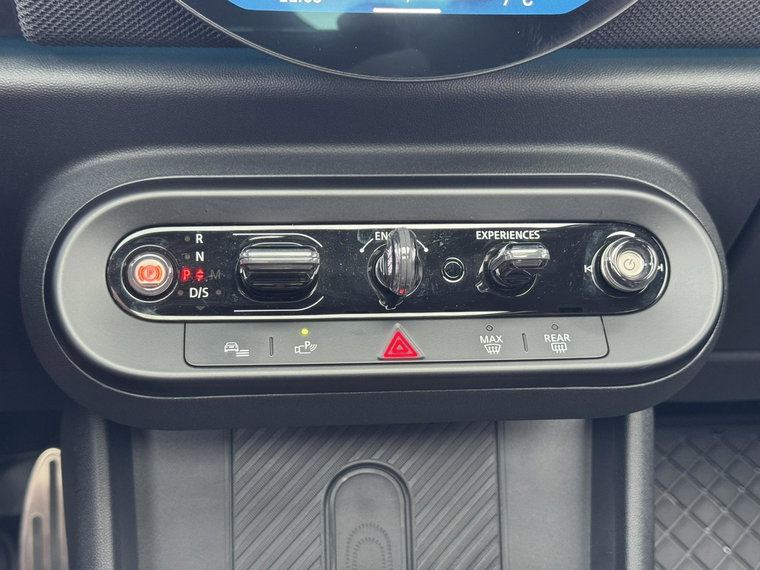 Vehicle Image 43