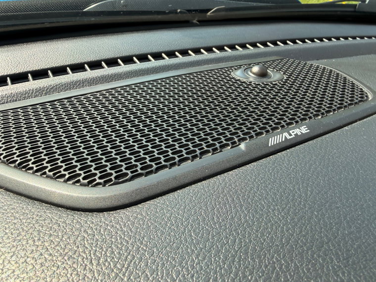 Vehicle Image 19