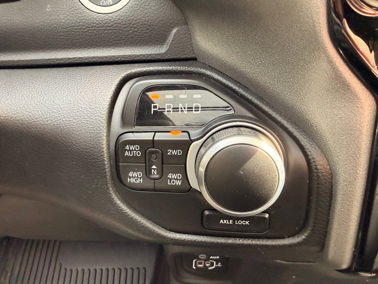 Vehicle Image 35