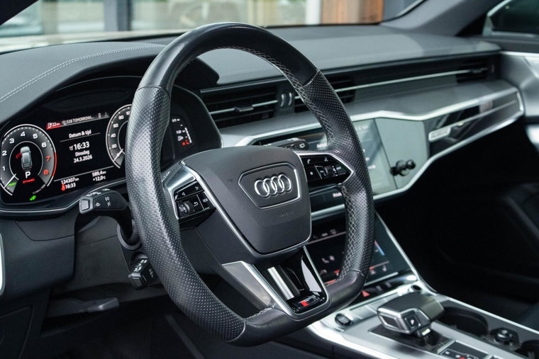 Vehicle Image 30