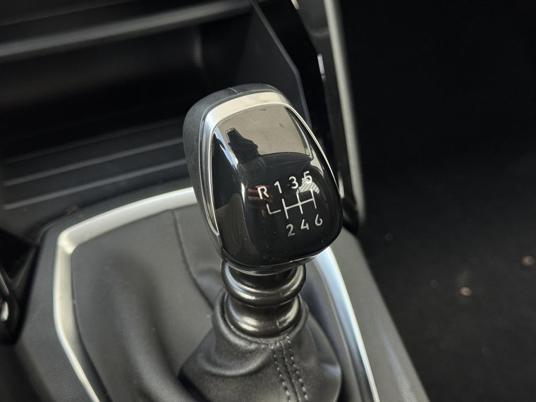 Vehicle Image 38