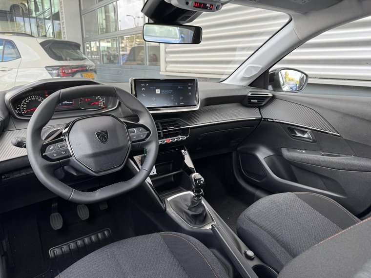 Vehicle Image 40