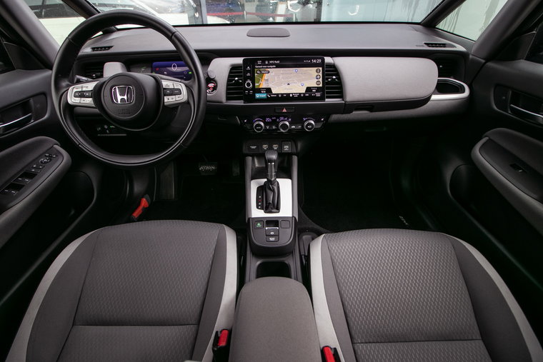 Vehicle Image 14