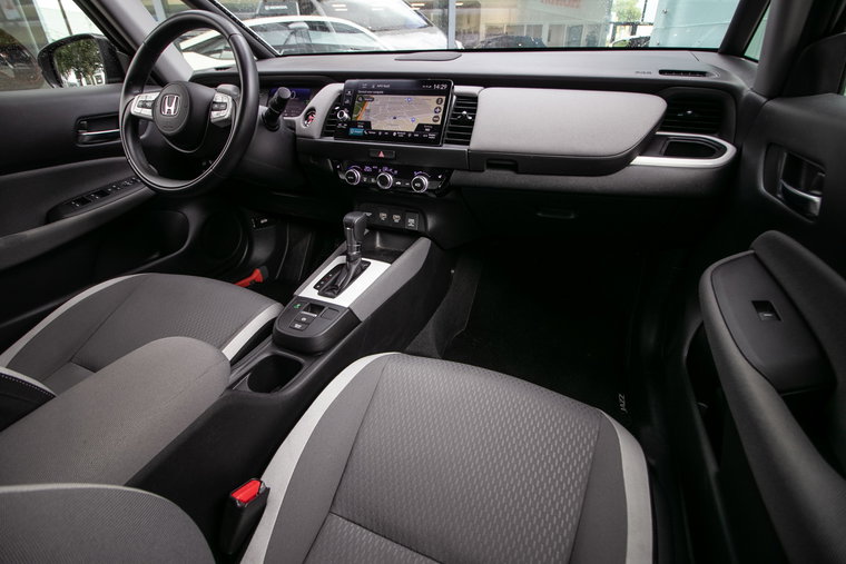 Vehicle Image 4
