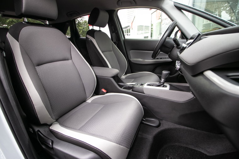Vehicle Image 6