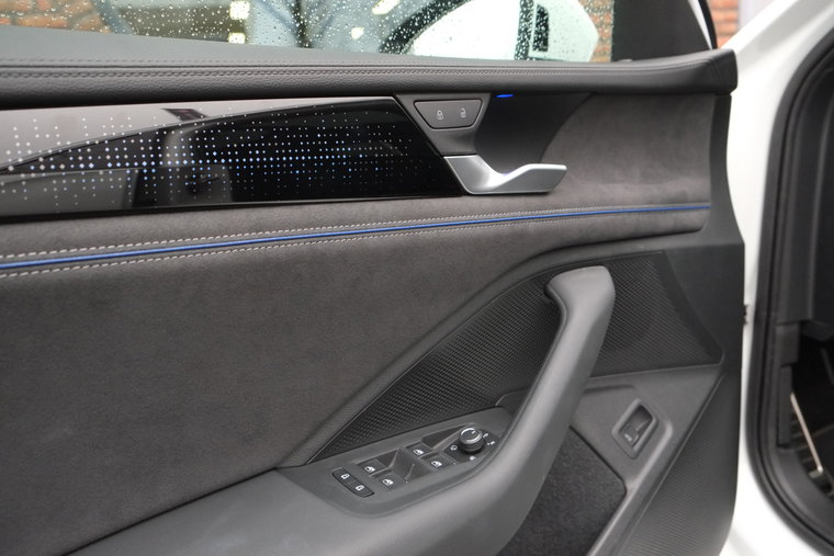 Vehicle Image 31