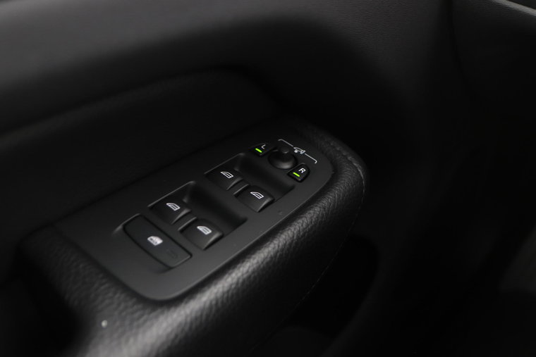 Vehicle Image 42
