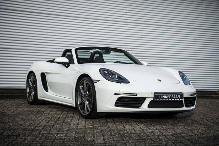Vehicle Image 29