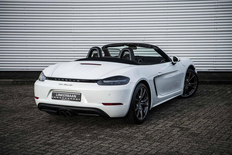 Vehicle Image 45