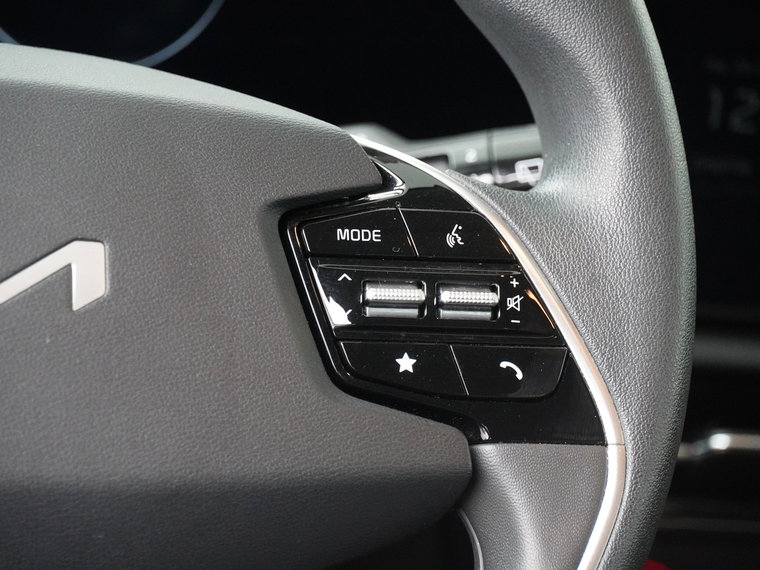Vehicle Image 27