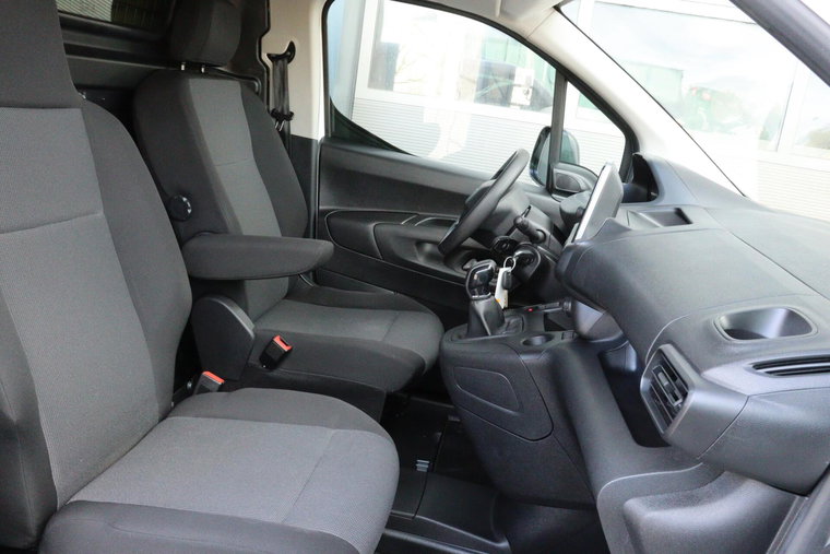Vehicle Image 18