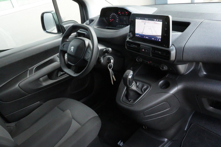 Vehicle Image 19