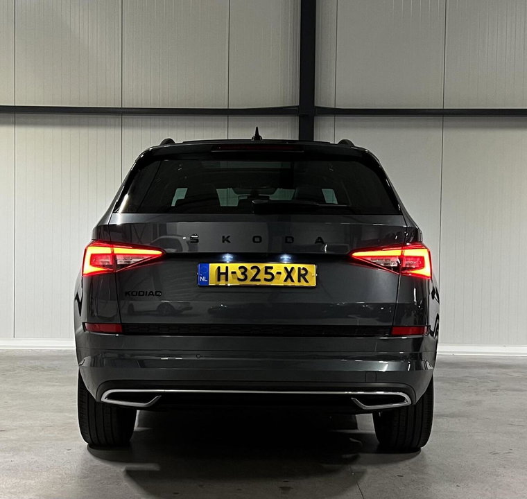 Vehicle Image 8
