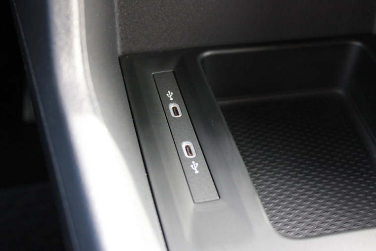 Vehicle Image 23
