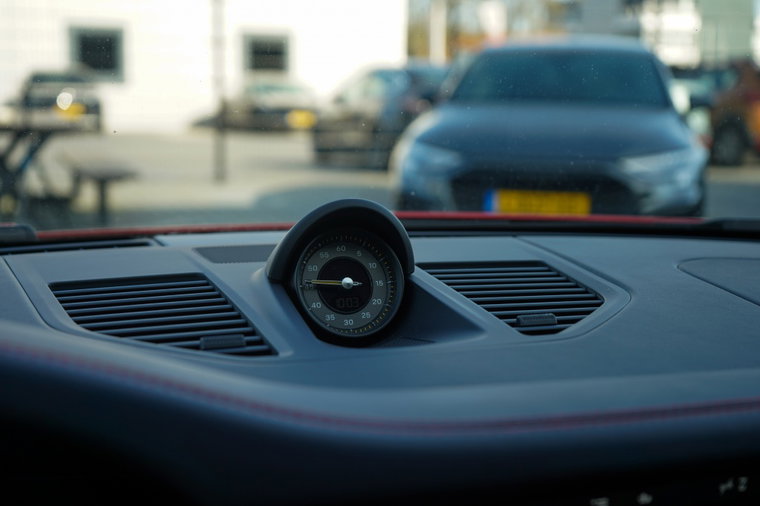 Vehicle Image 32