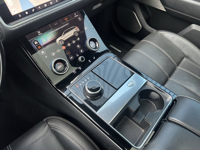 Vehicle Image 25
