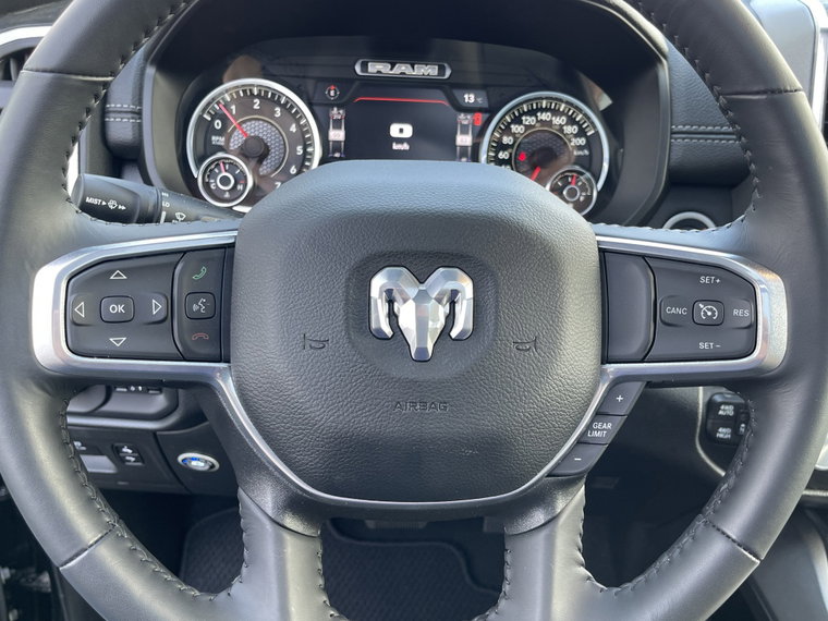 Vehicle Image 32