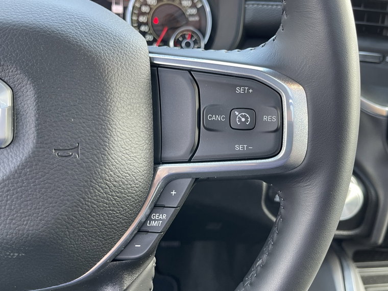 Vehicle Image 33