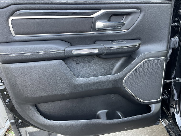 Vehicle Image 37