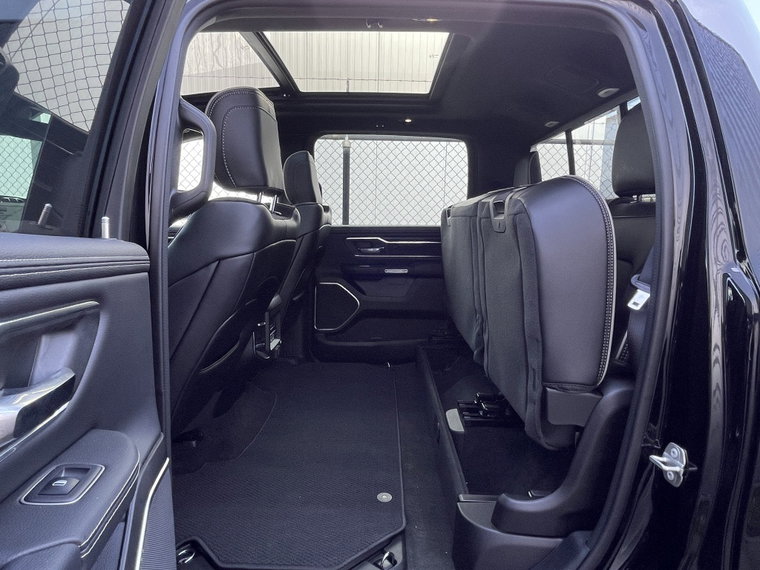 Vehicle Image 39