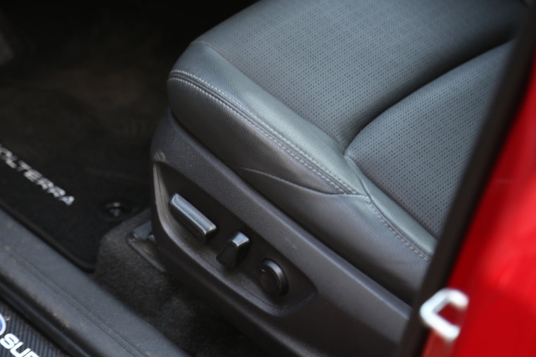 Vehicle Image 16