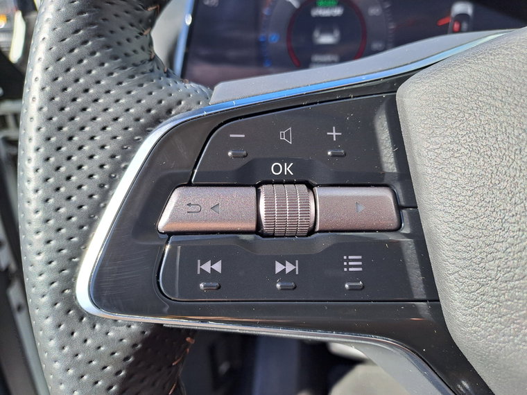 Vehicle Image 24
