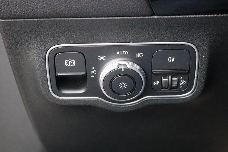 Vehicle Image 27