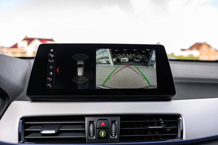 Vehicle Image 12