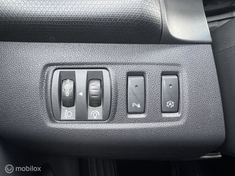 Vehicle Image 28
