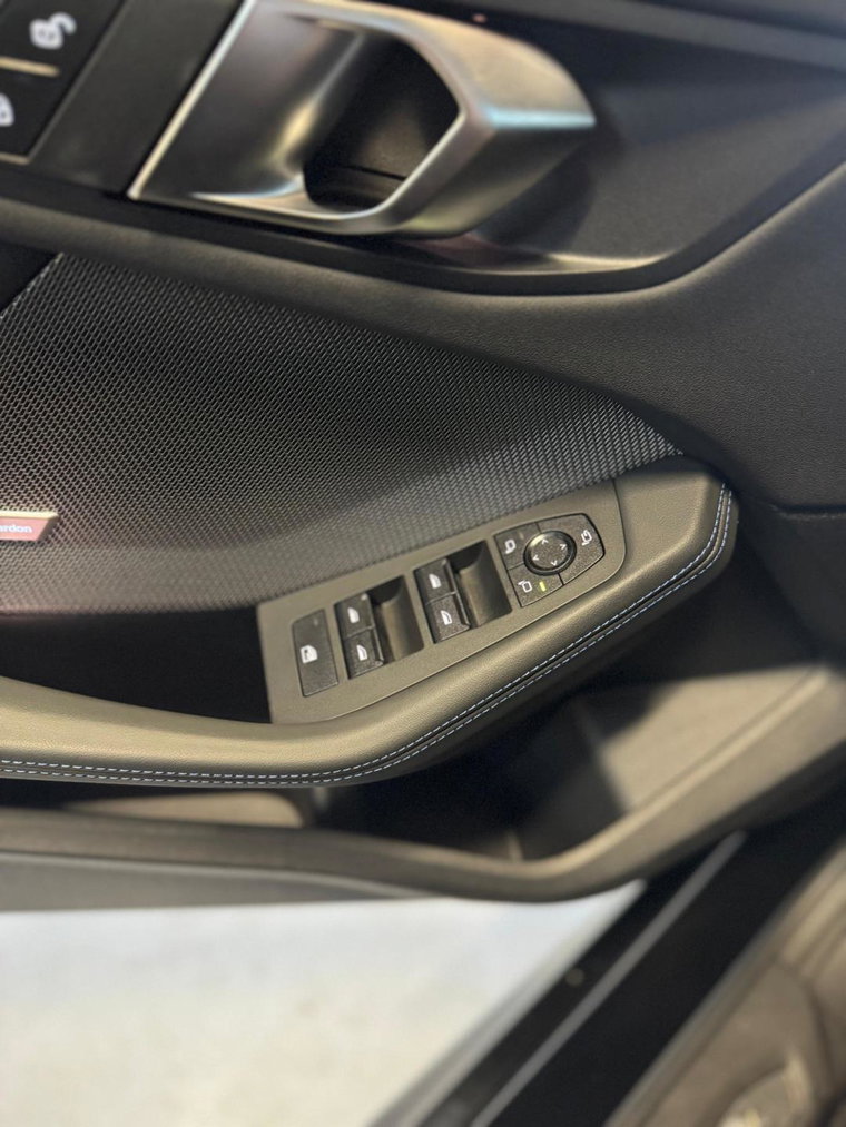 Vehicle Image 39