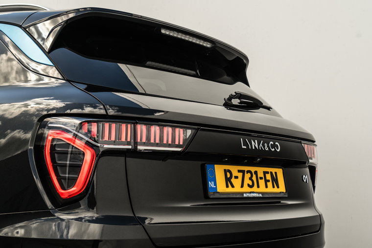 Vehicle Image 9