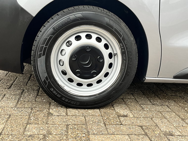 Vehicle Image 23