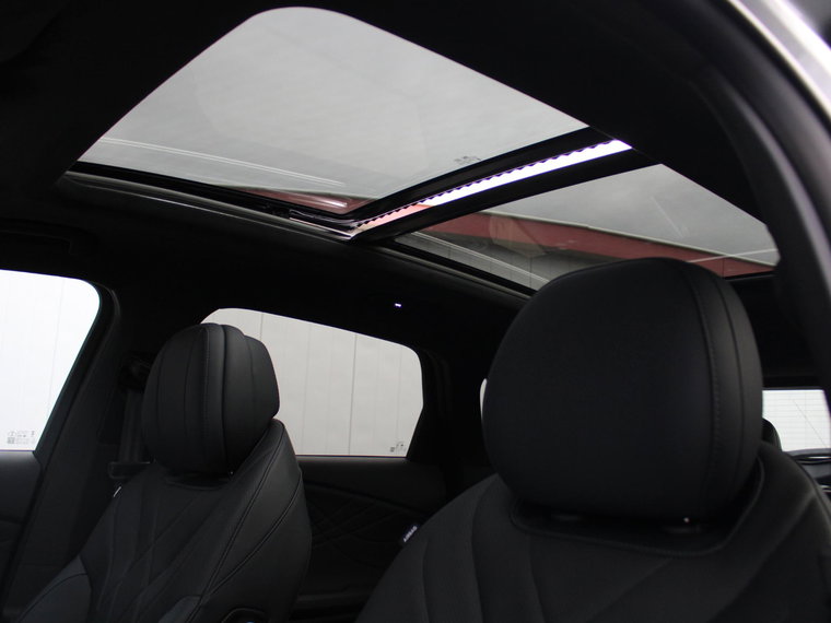 Vehicle Image 35