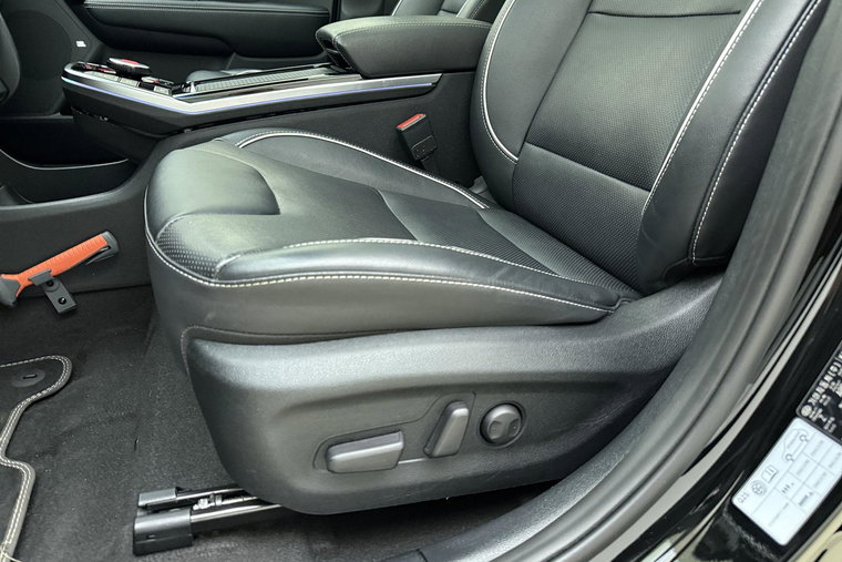 Vehicle Image 18