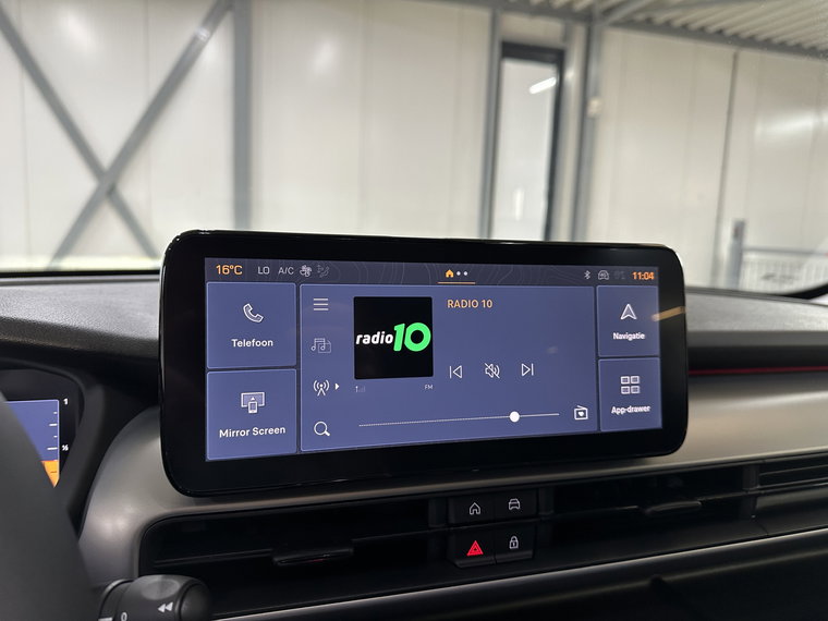 Vehicle Image 16